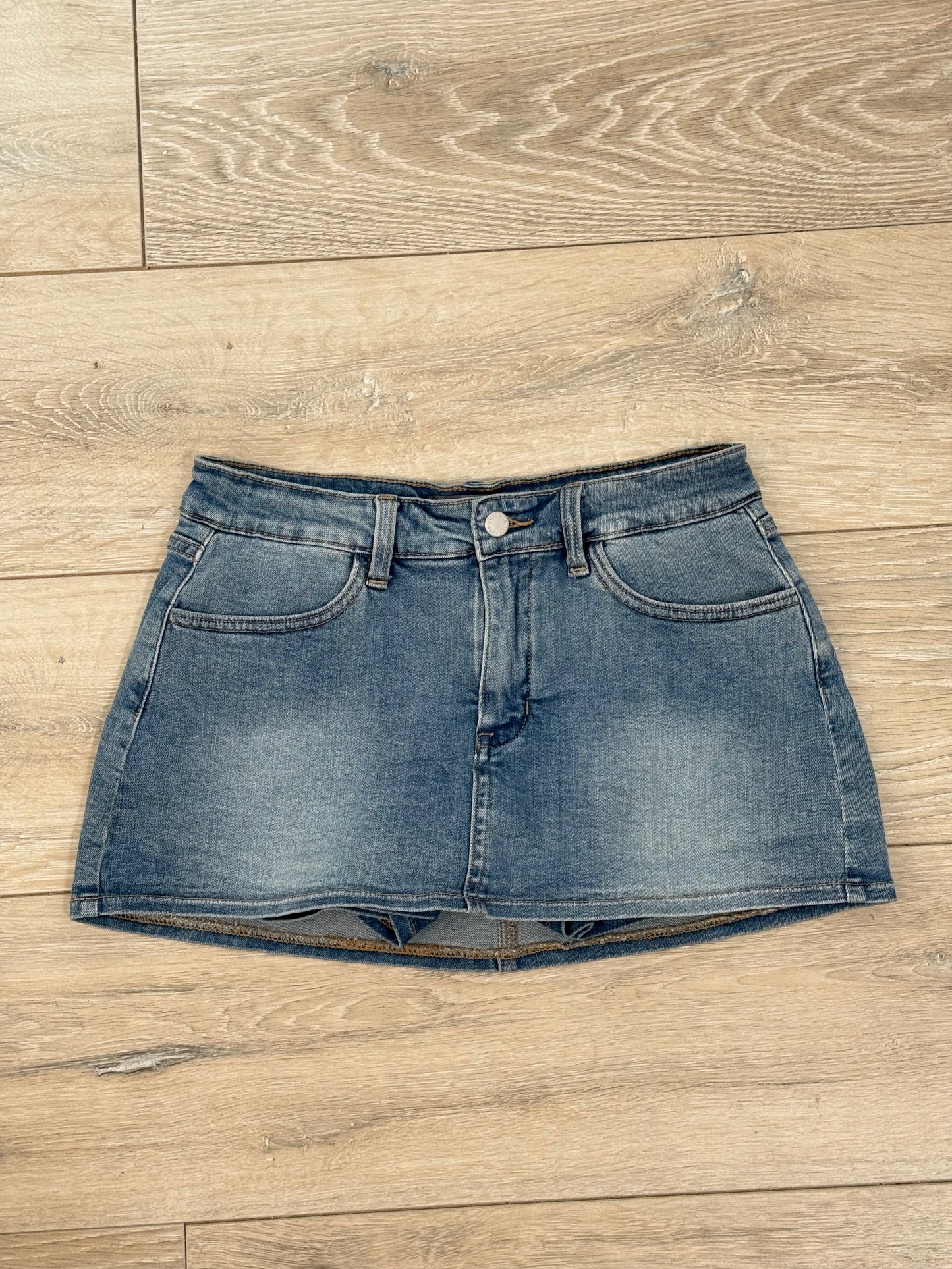 Valeria Light blue denim skort