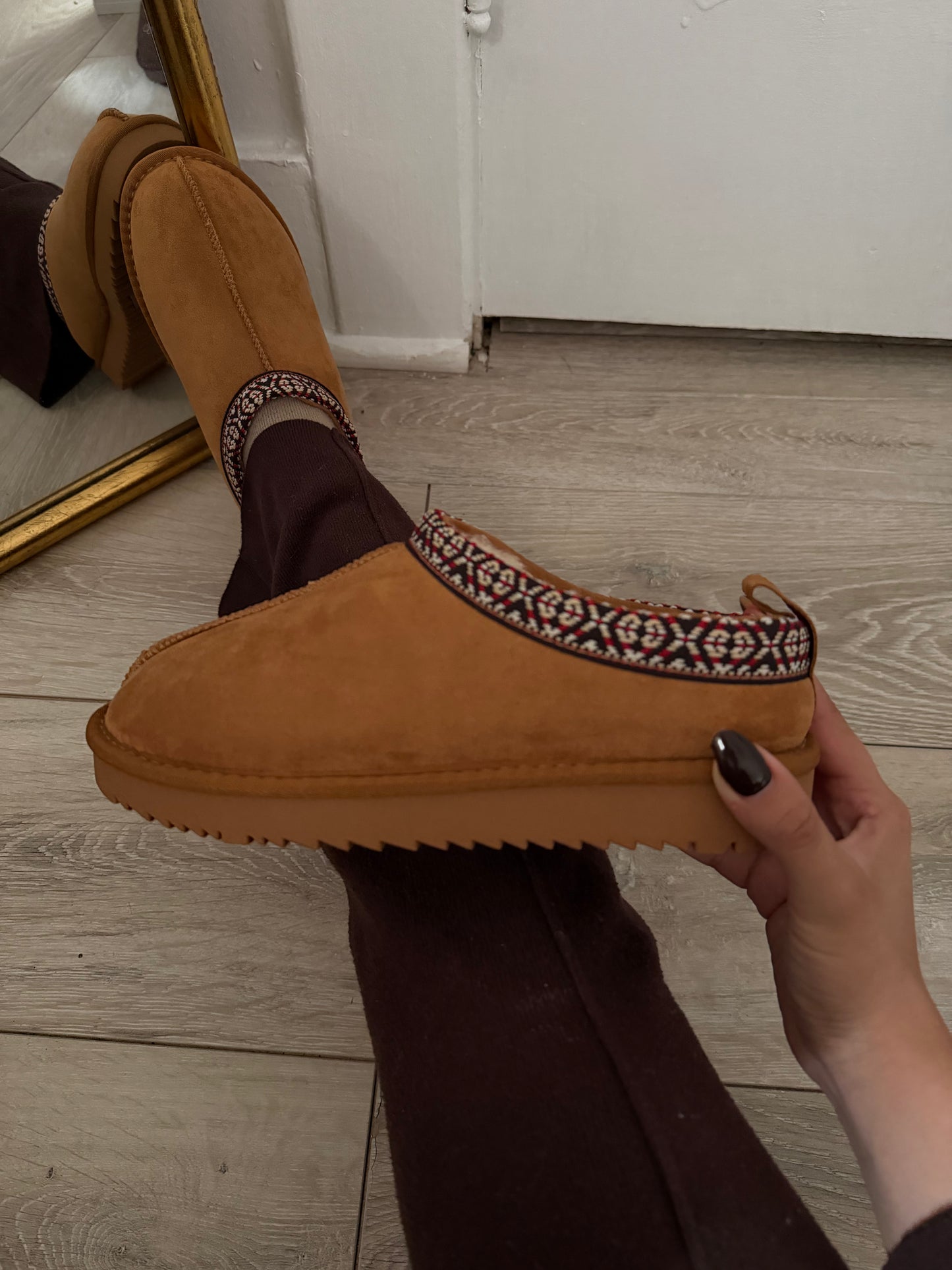 Tan slipper