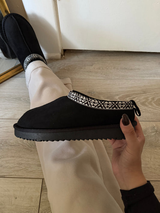 Black slipper
